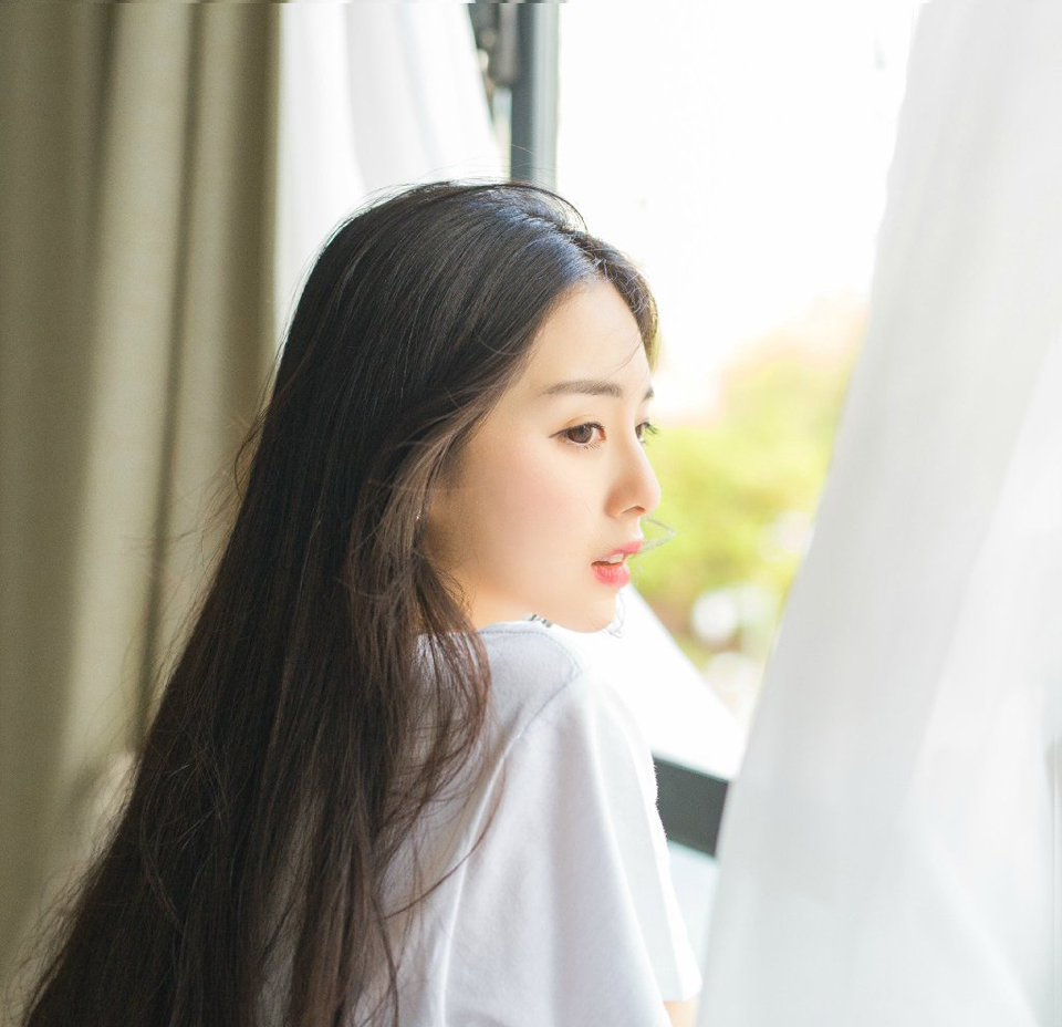 “此人与我等并非一条心，留之无用，甚至日后还会坏事。”法正摇了摇头，淡漠道。